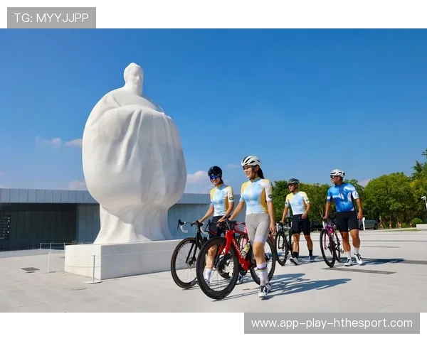 沿黄观光路国际自行车赛第二赛段落幕 中外骑手穿梭历史长卷，2021环中国国际公路自行车赛